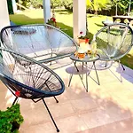 La Buganvilla - Heating - Large Private Garden - Free Parking - Fast Wifi 蓬塔格罗萨