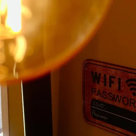 Szálloda La Buganvilla - Heating - Large Private Garden - Free Parking - Fast Wifi