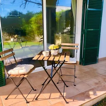 酒店 La Buganvilla - Heating - Large Private Garden - Free Parking - Fast Wifi *