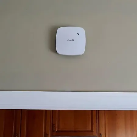 La Buganvilla - Heating - Large Private Garden - Free Parking - Fast Wifi