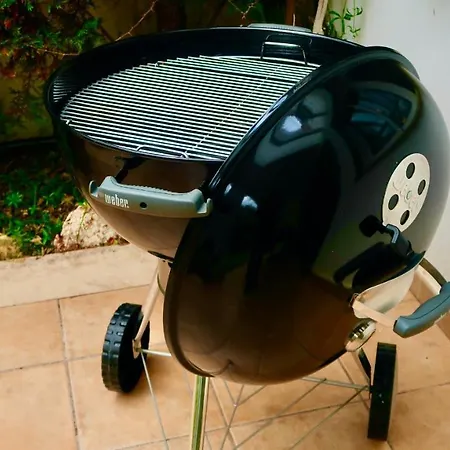 La Buganvilla - Heating - Large Private Garden - Free Parking - Fast Wifi Szálloda