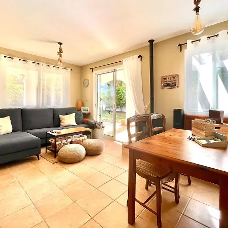 Szálloda La Buganvilla - Heating - Large Private Garden - Free Parking - Fast Wifi Punta Grossa