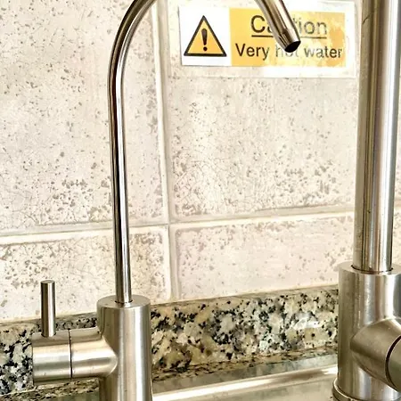 Szálloda La Buganvilla - Heating - Large Private Garden - Free Parking - Fast Wifi Punta Grossa