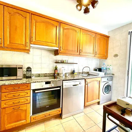 La Buganvilla - Heating - Large Private Garden - Free Parking - Fast Wifi *