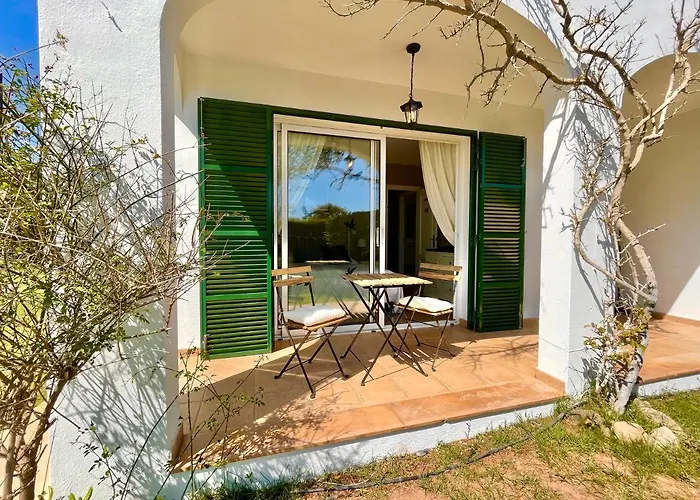 Hotel La Buganvilla - Heating - Large Private Garden - Free Parking - Fast Wifi