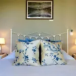 Hotel La Buganvilla - Heating - Large Private Garden - Free Parking - Fast Wifi
