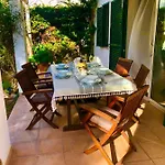 Hotel La Buganvilla - Heating - Large Private Garden - Free Parking - Fast Wifi