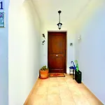La Buganvilla - Heating - Large Private Garden - Free Parking - Fast Wifi *