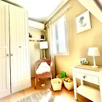 Hotel La Buganvilla - Heating - Large Private Garden - Free Parking - Fast Wifi *